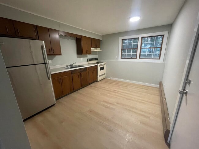 Building Photo - 15 Kingsley Ct Unit 2