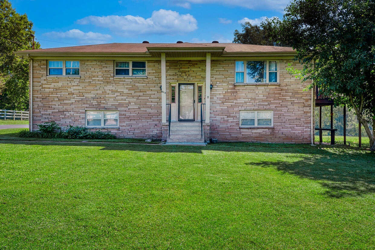 Front of House - 5760 Saundersville Rd (Mt Juliet, TN)