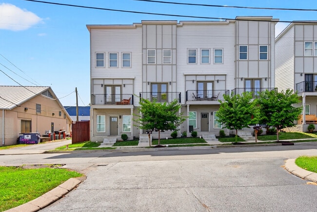 Building Photo - 413 Lellyett St Rental