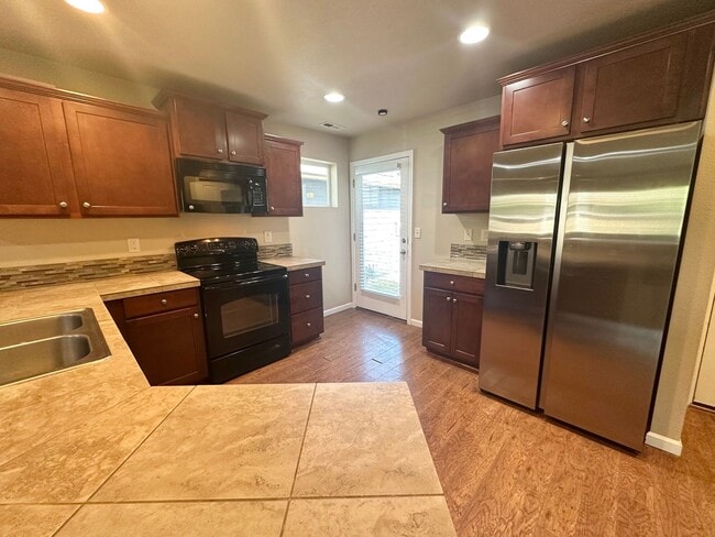 Photo - 3968 SE Lone Oak St