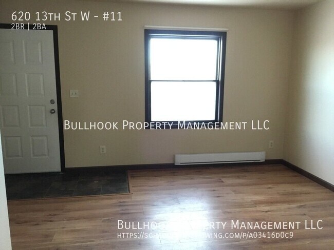 Photo - 620 13th St W