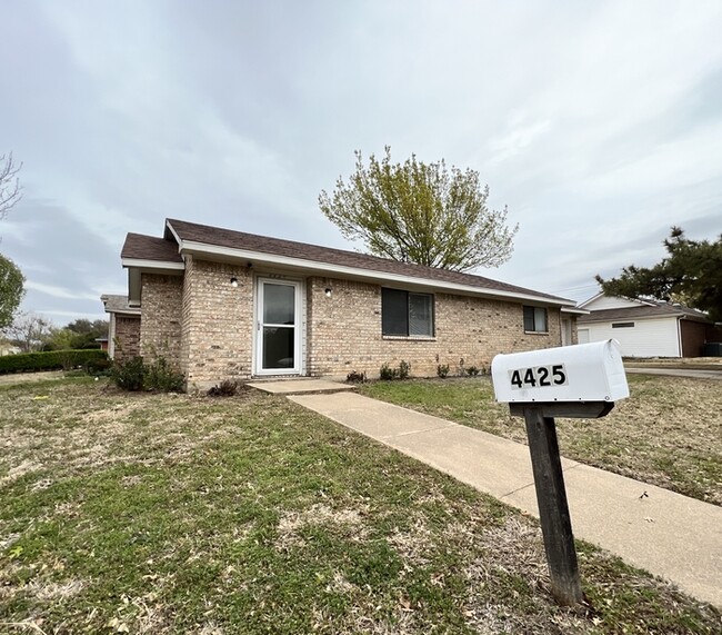 Cozy 2-2-1 in Fort Worth Hulen area - Cozy 2-2-1 in Fort Worth Hulen area House