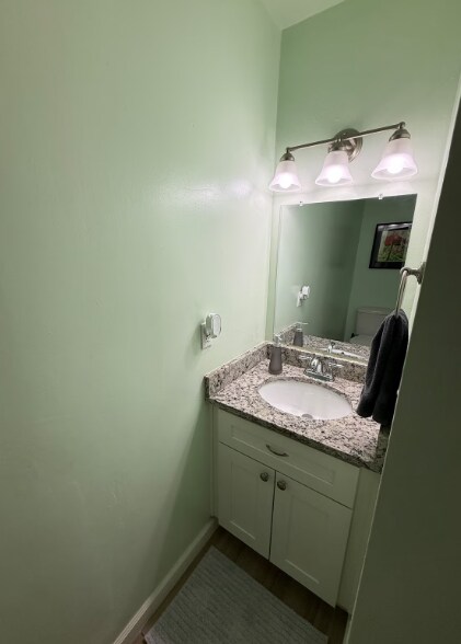 Spacious 2 Bed / 2 Bath Main-Floor Home in Phoenix, AZ