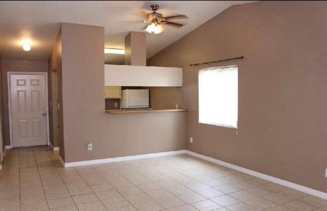 Building Photo - 5926 NW 25th Ter Unit 5926