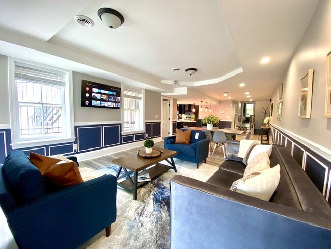 Photo - 712 N West St Unit 2