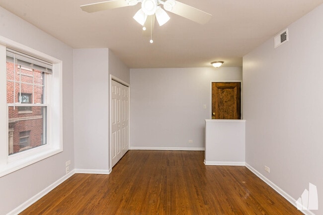 Photo - 3724 N Sheffield Ave Unidad 407