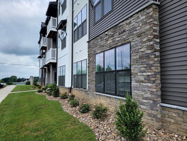 Photo - 419 Apartments