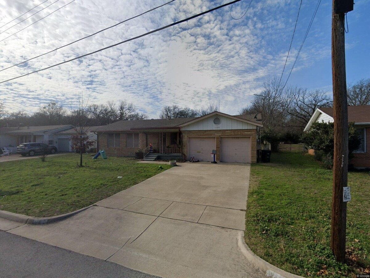 Photo - 1720 Montclair Dr