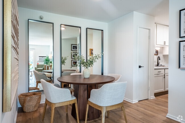 2BR, 1BA - 840SF - Dining Room