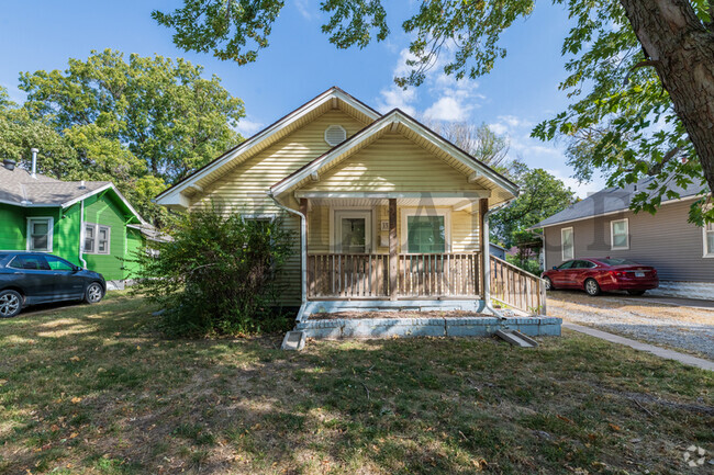 Building Photo - 1514 S Waco Ave Rental