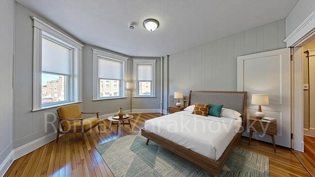 Building Photo - 219 Kelton St