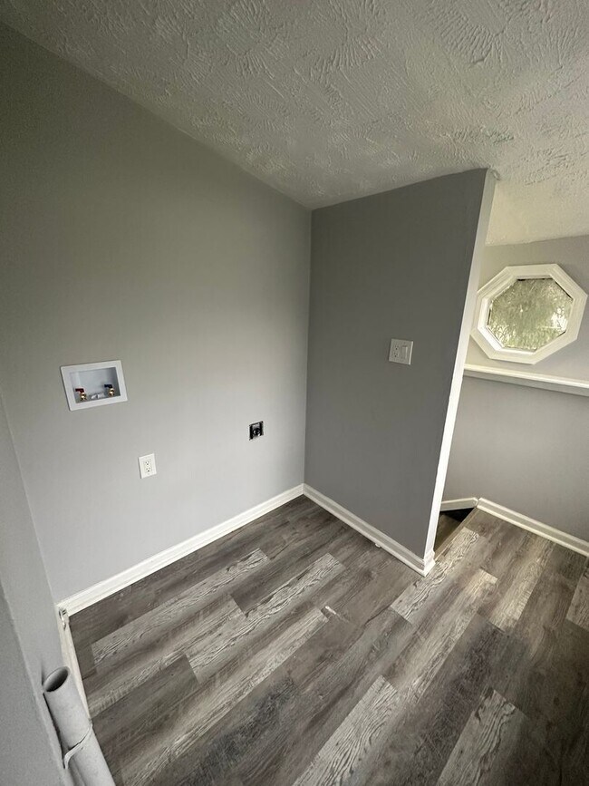 Photo - 3bd Single Garfield Section 8