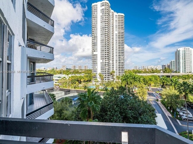 Photo - 3600 Mystic Pointe Dr Unit 808