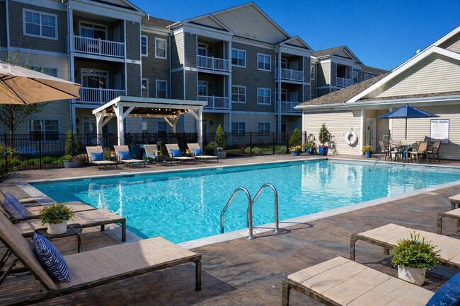 Broadleaf Boulevard Apartments