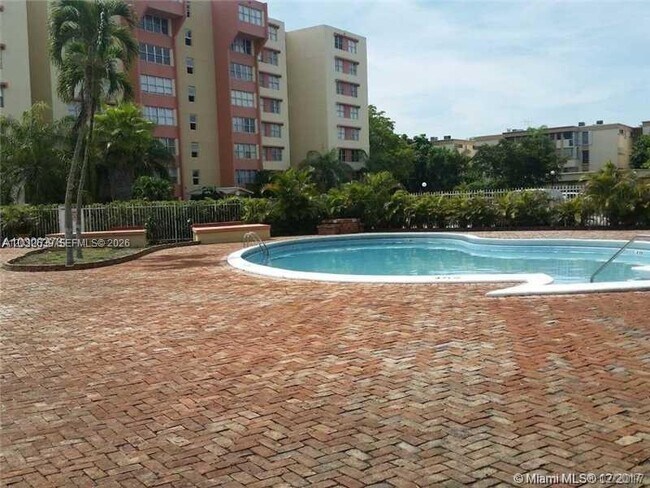 Photo - 9143 SW 77th Ave Unidad B306