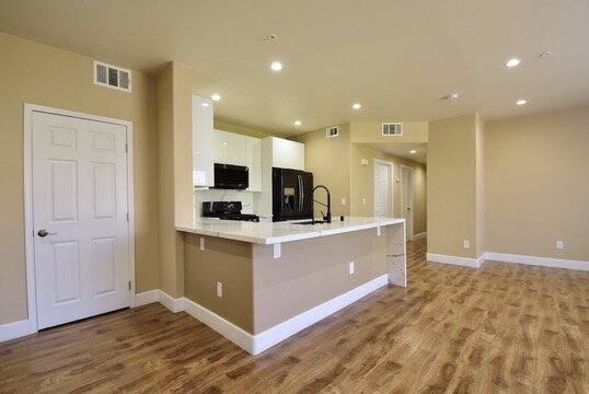 SPECIOUS 2 BED 2 BATH CONDO WITH ATTACHED CAR GRAGAE AT VISTANA