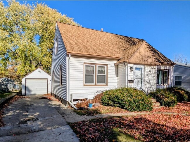 Building Photo - 301 Giles Pl