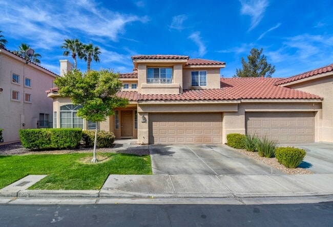 Building Photo - Welcome to this beautiful home with new carpet and new paint in the highly sought-after Green Val...