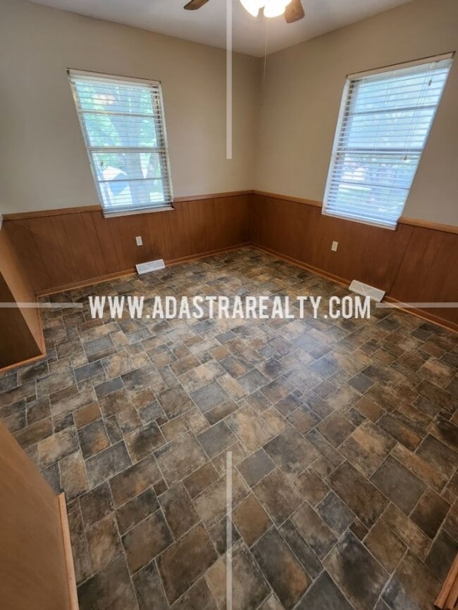 Photo - 212 Brookside Dr