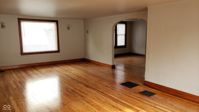 Photo - 727 W Washington St