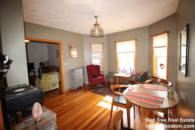 Photo - 27 Princeton St