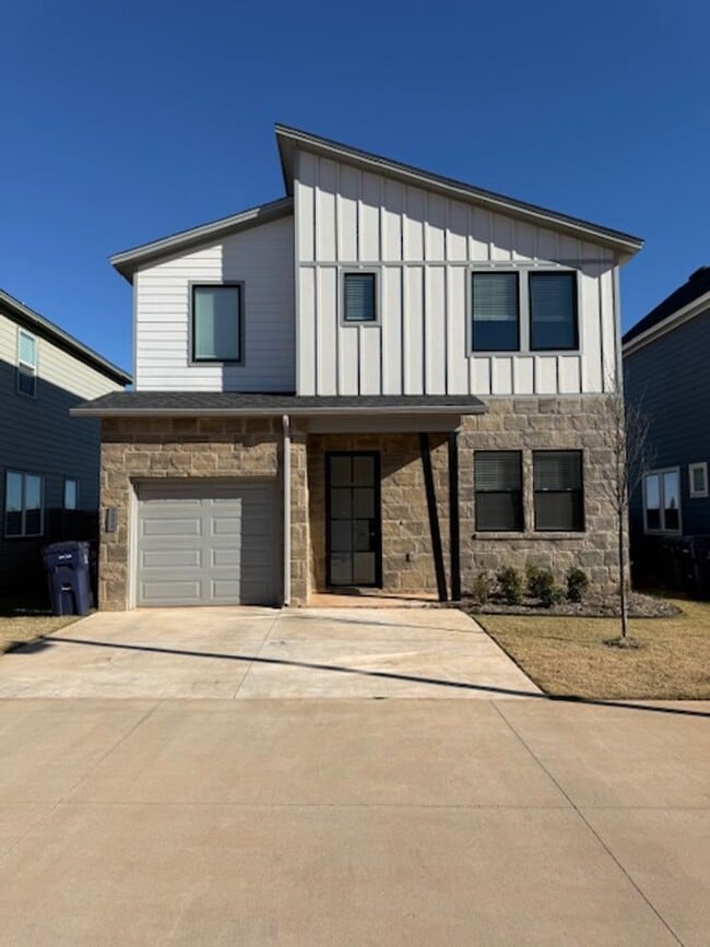 Photo - Beautiful home in Edmond/Oklahoma City