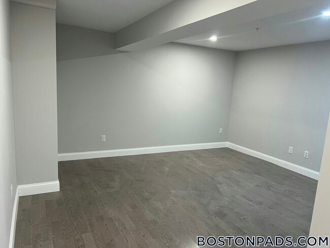 Building Photo - 328 Bank St Unit 15 Rental