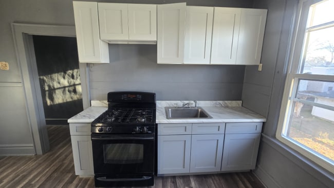 Photo - 27-29-29 Schofield St Unidad 2R