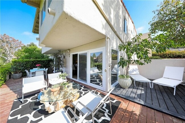 Photo - 406 Carlotta