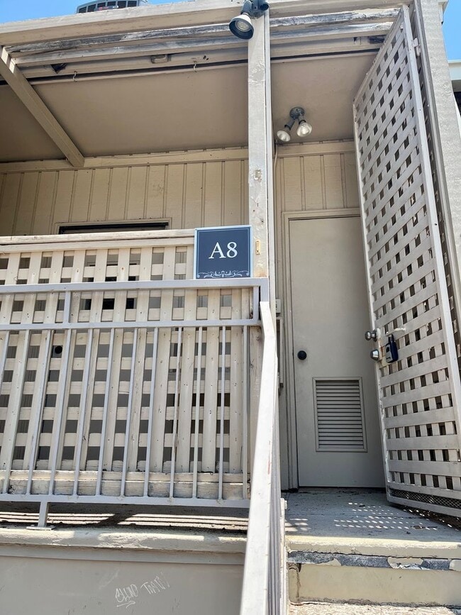 Photo - 2/1 Alamo Heights Condo ~ Freshly Remodele...