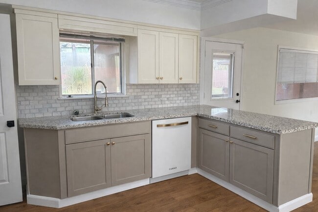 Photo - 2515 Baycrest Dr