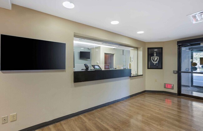 Furnished Studio-Philadelphia - Airport - Tinicum Blvd