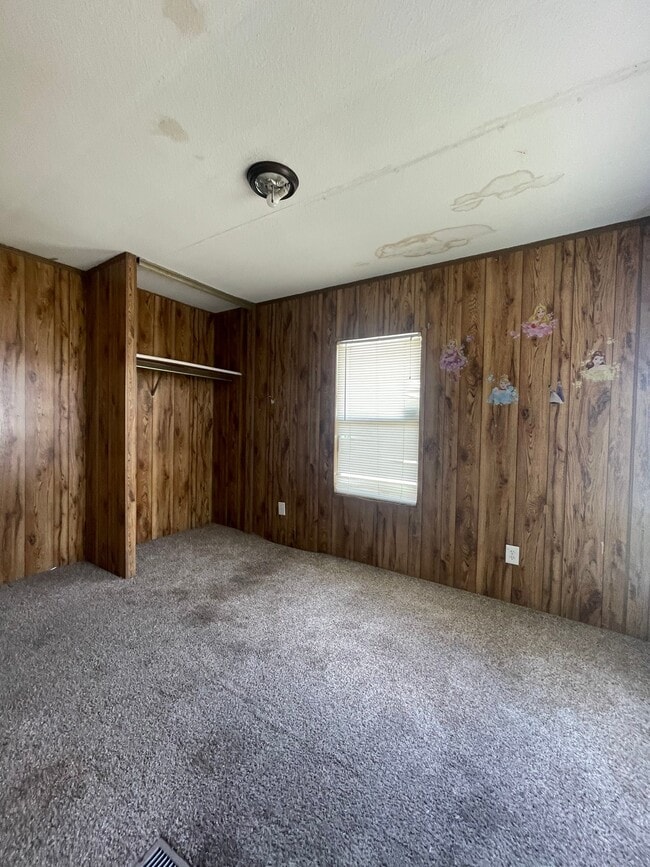 Building Photo - 8535 Mathews Rd