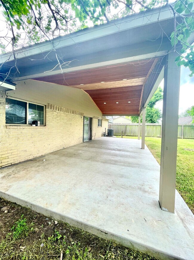 Photo - 12227 Kingslake Forest Dr