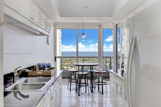 Photo - 21055 Yacht Club Dr Unidad 2401