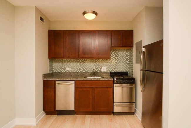 Photo - 450 W Wellington Ave Unit A13