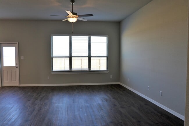 Photo - 1059 Aurora Grove Bend