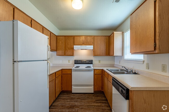 2BR, 2BA - 1020 SF