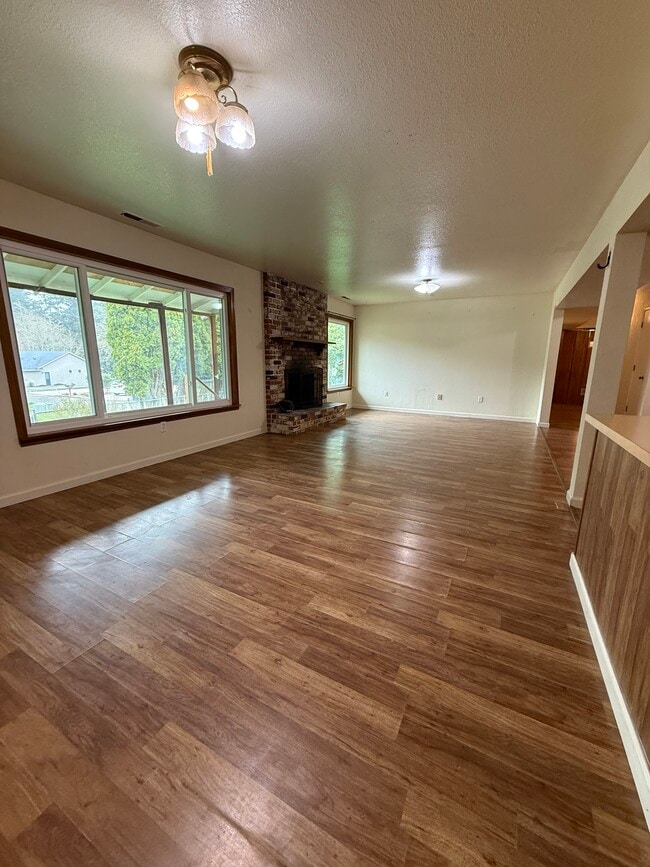 Living Room - 2547 NE Holmes Rd