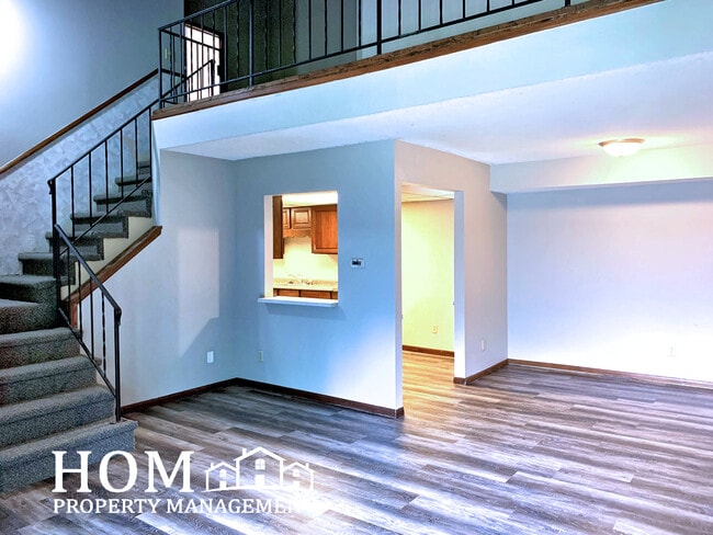 Photo - 25 Camelot Ln