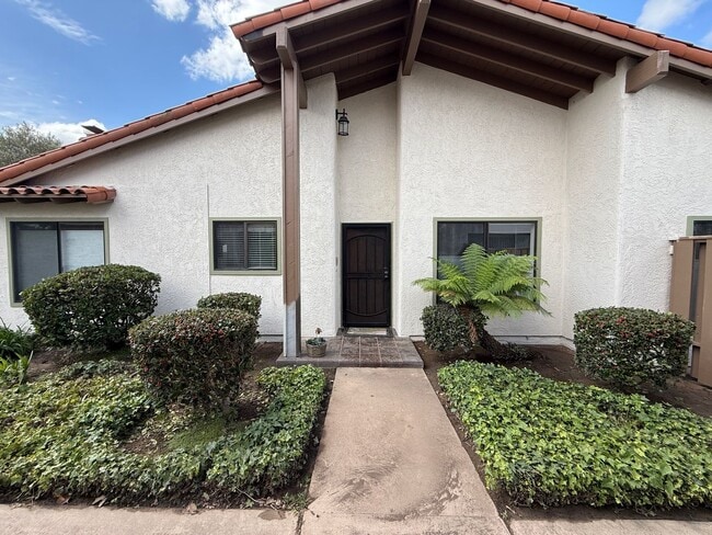 Building Photo - Beautiful Single Story Foxenwood Townhome in Orcutt with Easy Access to VSFB
