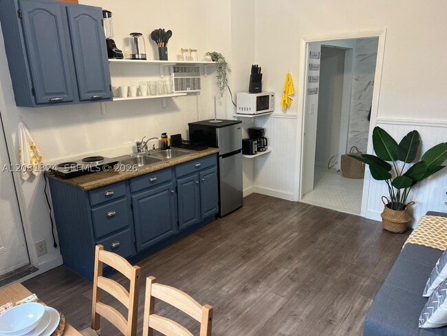 2224 SW 11th St Unit 2