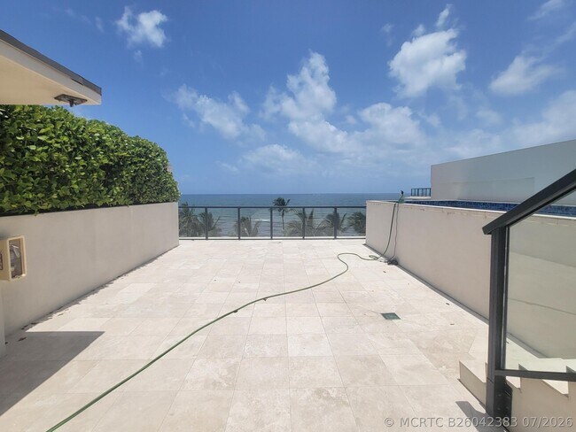 2101 S Surf Rd Unit Phe