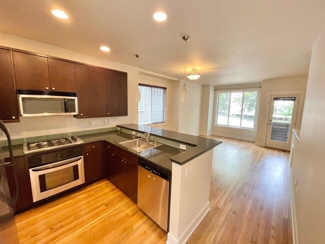Photo - 1025 NE 125th St