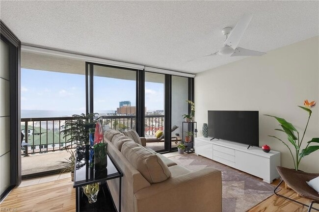 Building Photo - 3288 Page Ave Unit 1103