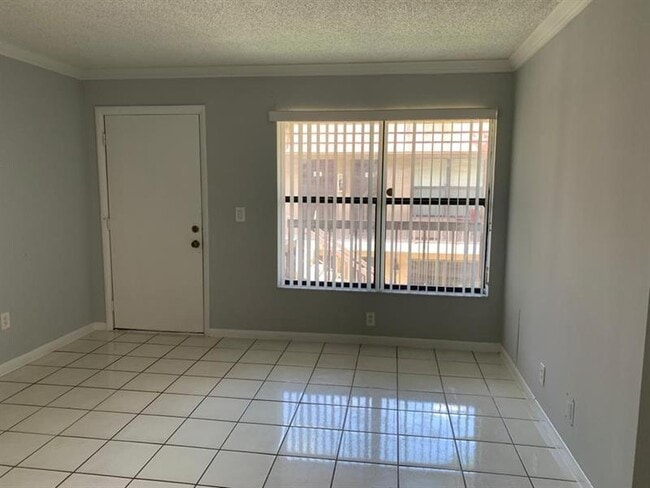Building Photo - 14863 SW 104th St Rental