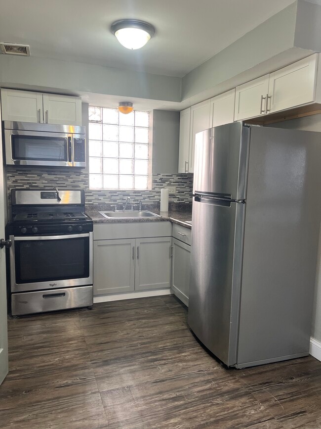 Kitchen - 7915 S Dobson Ave Unit 1E