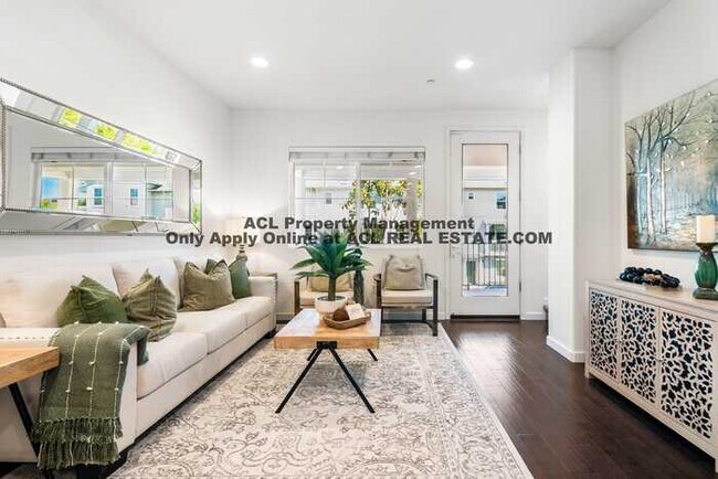 Photo - Modern 3BR/3BA Home in Bayshores | 1,542 Sq Ft | Prime Location