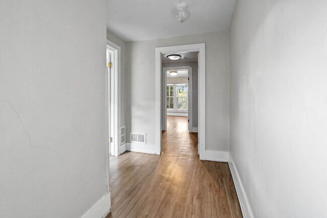 Photo - 904 1/2 Clay St - Cedar Falls