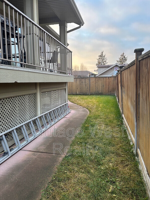 Photo - 2-372 Hartman Rd